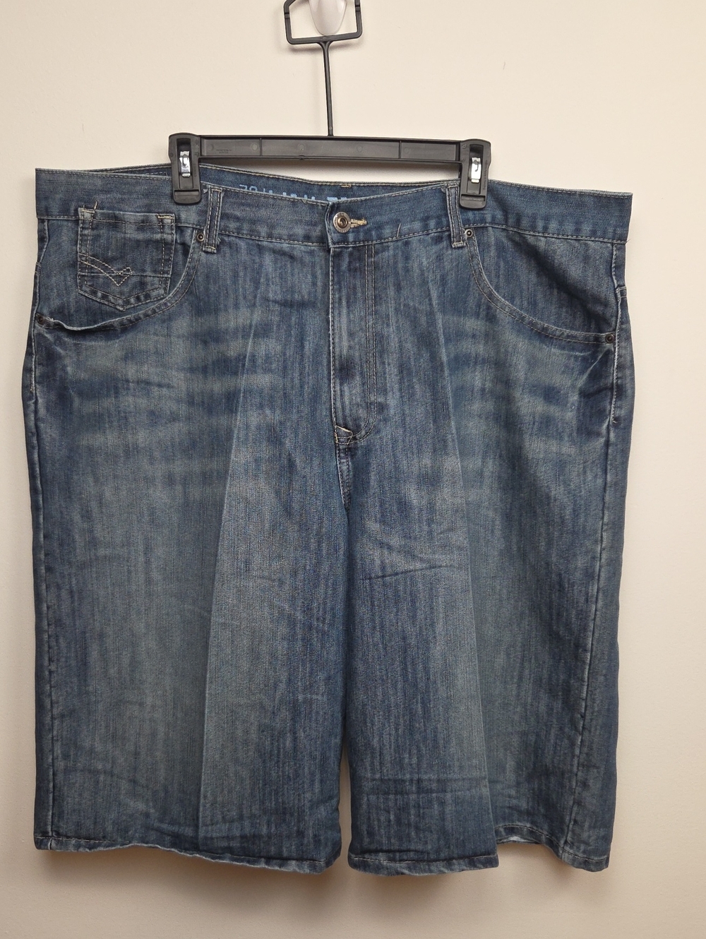 Ecko 72+ Unlimited Men's Size 42 X 15 Y2K Baggy Lightwash Denim Jean Shorts